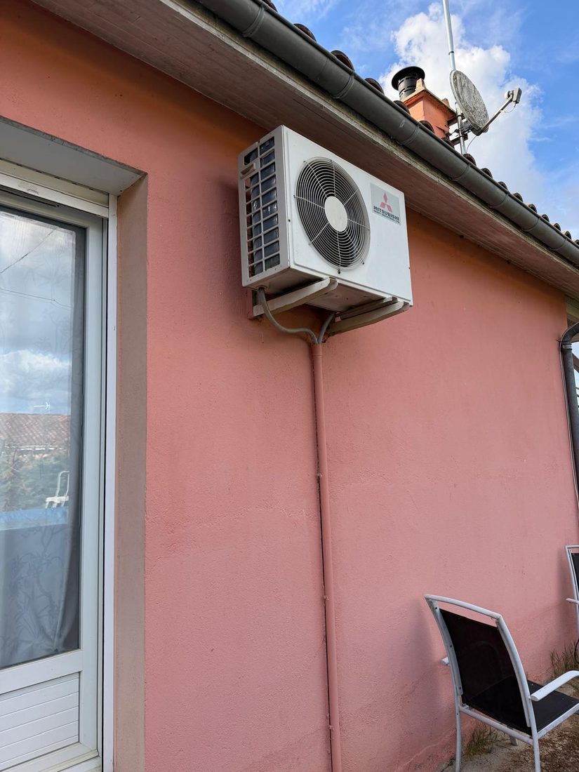 Installation climatisation reversible groupe exterieur a Lescar (64)